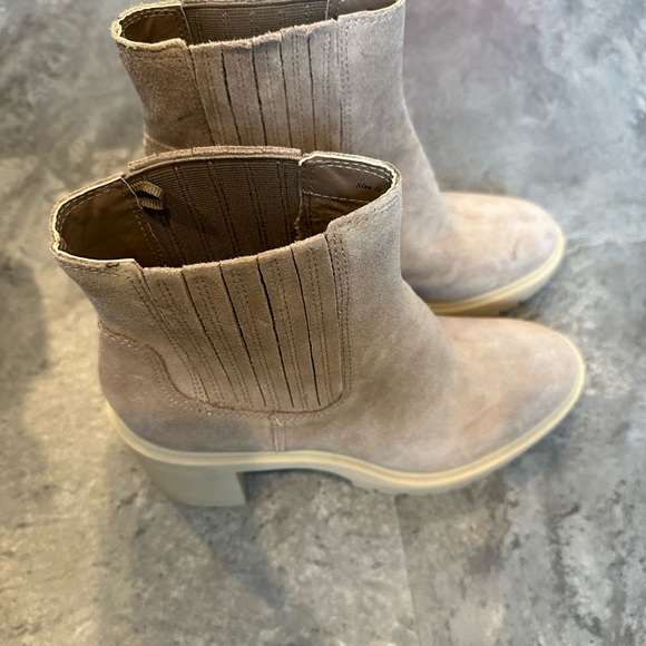 (New) Dolce Vita Caster H2O Waterproof Platform Bootie Mushroom Suede Size 11 - Picture 5 of 5